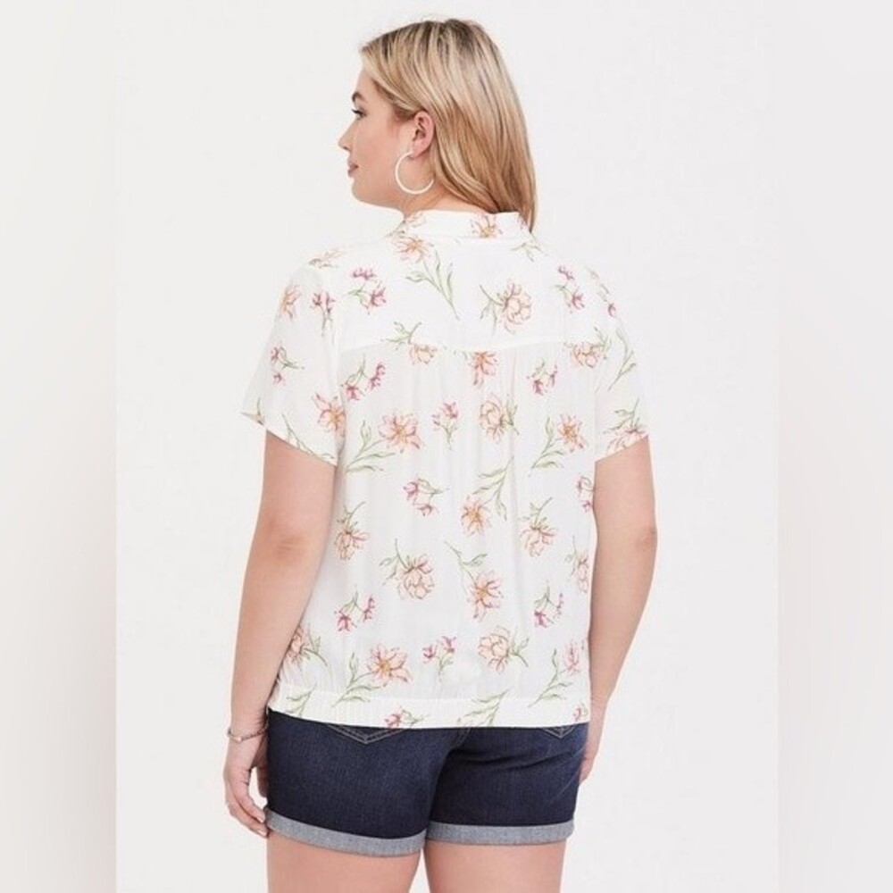 TORRID Floral Short Sleeve Blouse Size 2X Crepe Button Knotted Front Boho Spring - Picture 4 of 12
